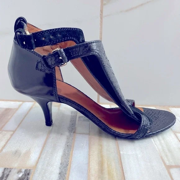 Givenchy Black Snake-Embossed Python Leather Ankle Strap  display picture 1